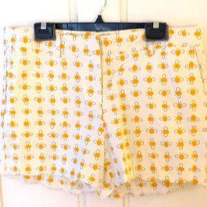 Bumblebee Scalloped Shorts NWOT